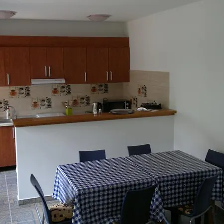 Guest house Imola Vendeghaz *