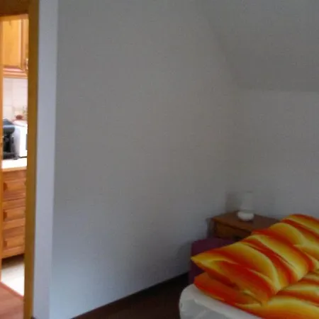Imola Vendeghaz Guest house *